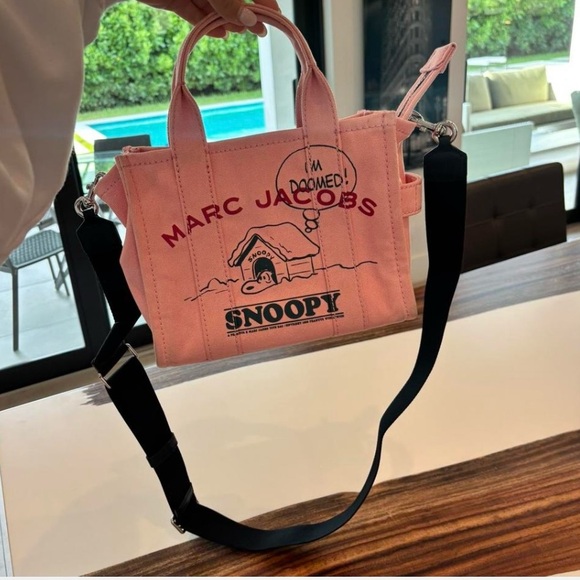 Marc Jacobs Pink Snoopy Tote Bag - Picture 7 of 7